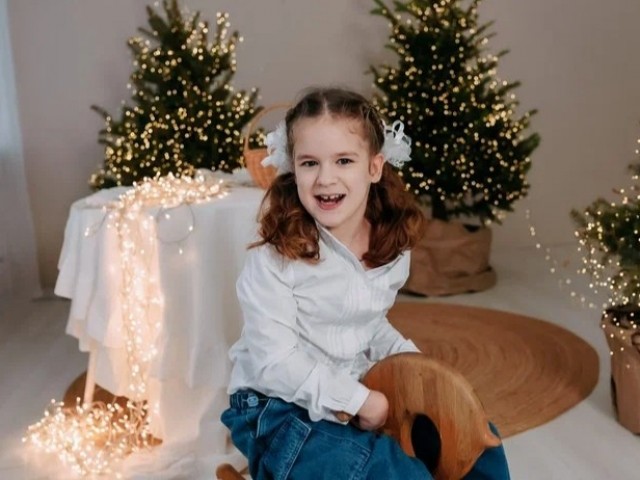 Поможем Маше начать ходить